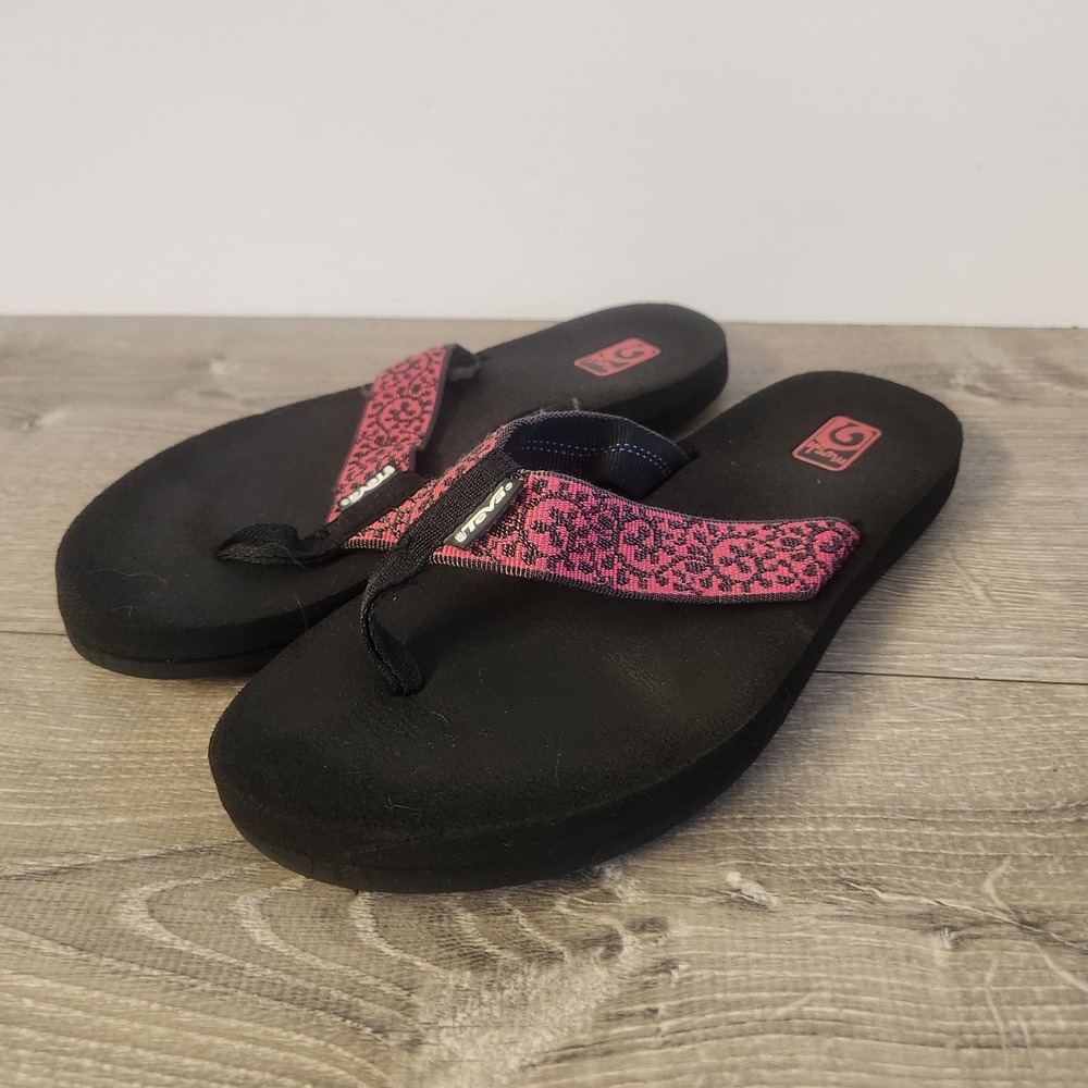 Teva Mush II Flip Flops Womens 8 Pink Black Patterned Thong Sandals 4198